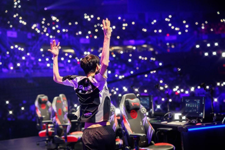 LPL官方分享Shanks人物故事：五年职业首次S赛，没去决赛很是遗憾